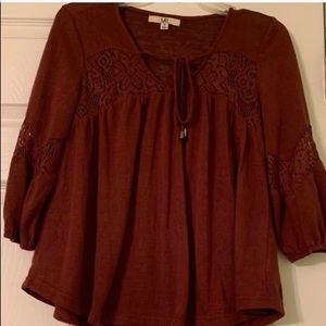 Rustic blouse w lace detail
